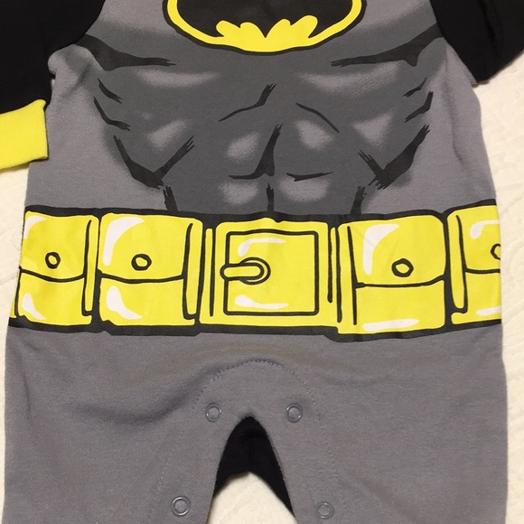0-3m (4/$20) Batman Footie by DC Comics - Picture 3 of 14